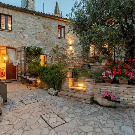Ferienhaus Historic Village With Pool Near